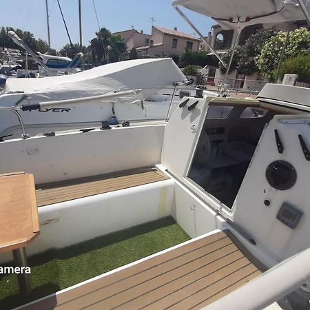 Nuit Insolite A Bord De L'Enata Un Voilier A Quai Sur La Marina De St Cyprien Сен-Сіпріян Екстер'єр фото