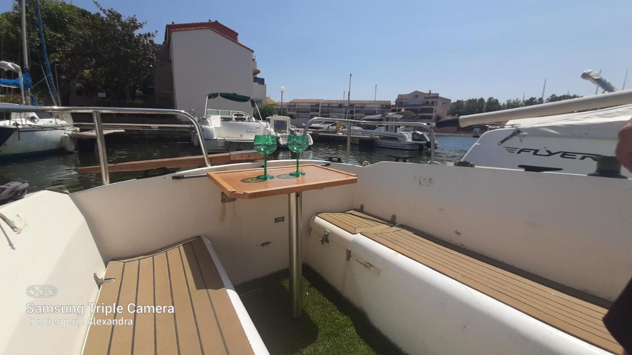 Nuit Insolite A Bord De L'Enata Un Voilier A Quai Sur La Marina De St Cyprien Сен-Сіпріян Екстер'єр фото